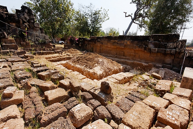 03-Prasat Sa Kamphaeng Noi-014